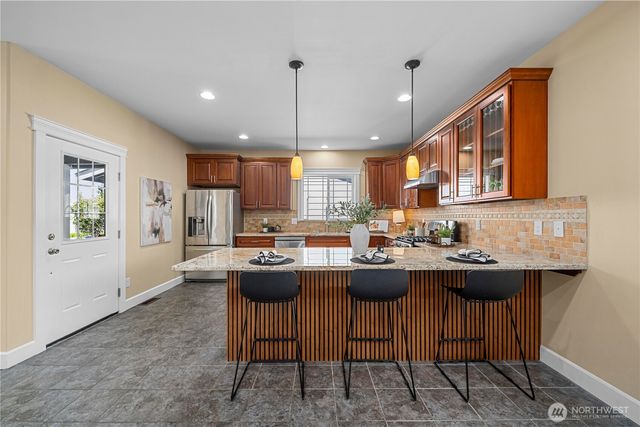 3139 Oas Drive W, University Place, WA 98466