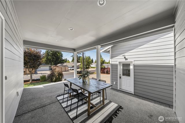 3139 Oas Drive W, University Place, WA 98466