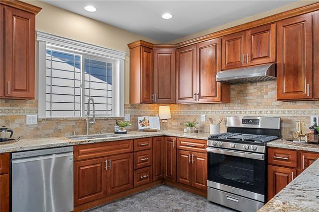 3139 Oas Drive W, University Place, WA 98466