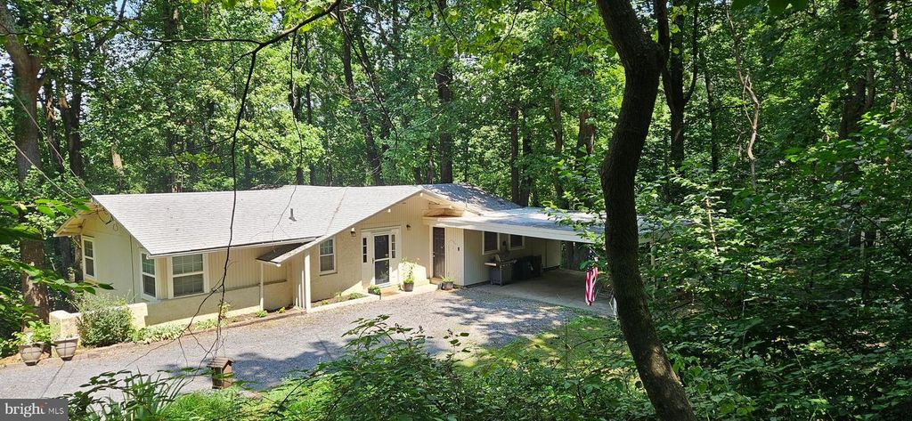 255 DOGWOOD BLOSSOM LN, Front Royal, VA 22630