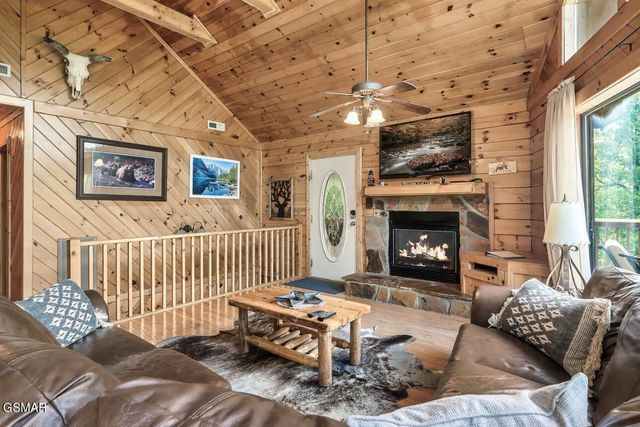 3152 Hatcher Top Road, Sevierville, TN 37862