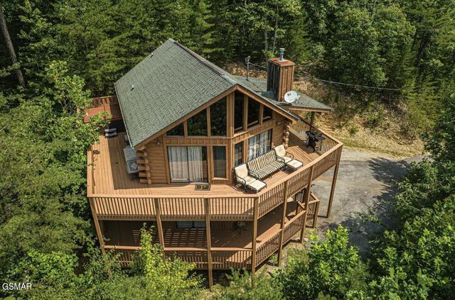 3152 Hatcher Top Road, Sevierville, TN 37862