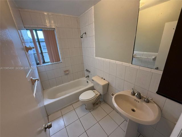 1751 NW 29th St 3, Miami, FL 33142