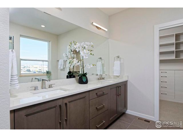 2286 Star Hill St, Longmont, CO 80503