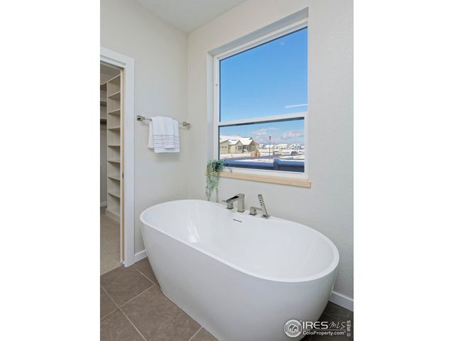 2286 Star Hill St, Longmont, CO 80503