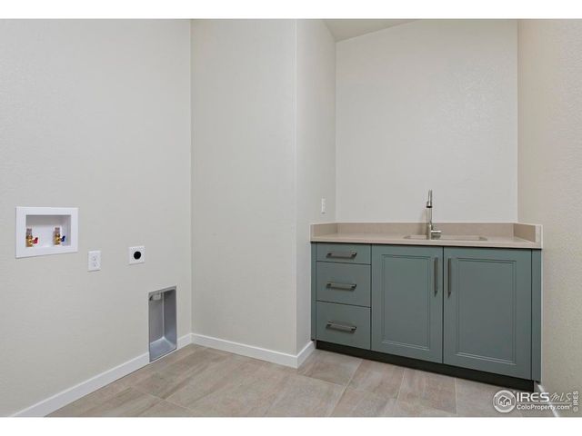 2286 Star Hill St, Longmont, CO 80503