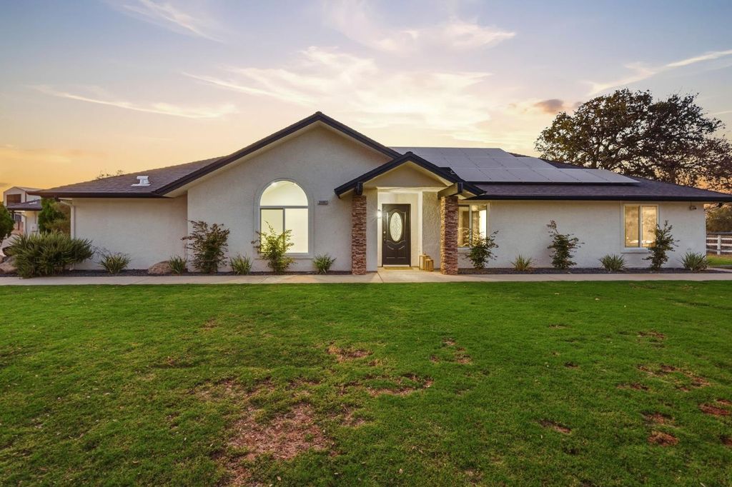 Image 1 of property listing at 26882 Road 400, Madera, CA 93636