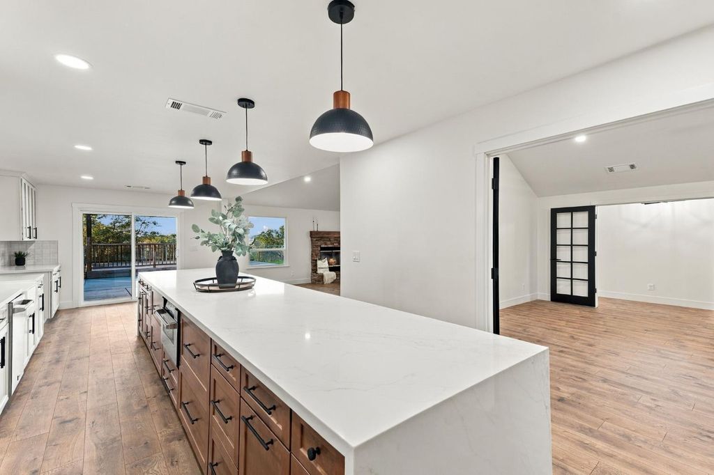 Image 10 of property listing at 26882 Road 400, Madera, CA 93636