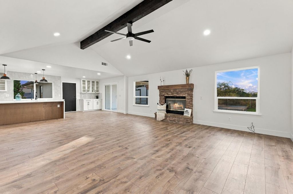 Image 13 of property listing at 26882 Road 400, Madera, CA 93636
