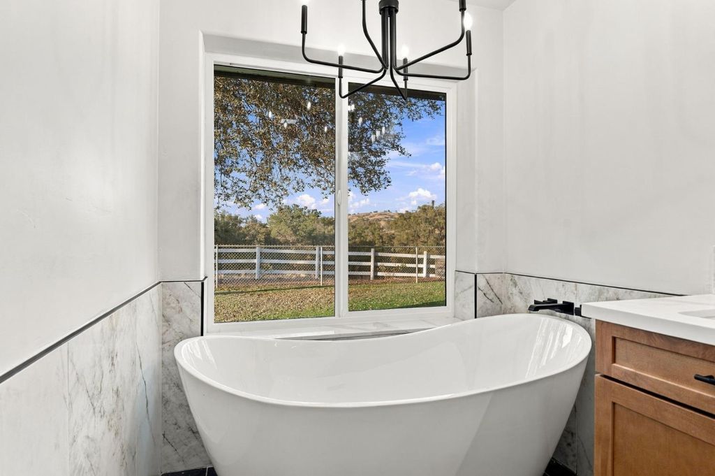 Image 24 of property listing at 26882 Road 400, Madera, CA 93636