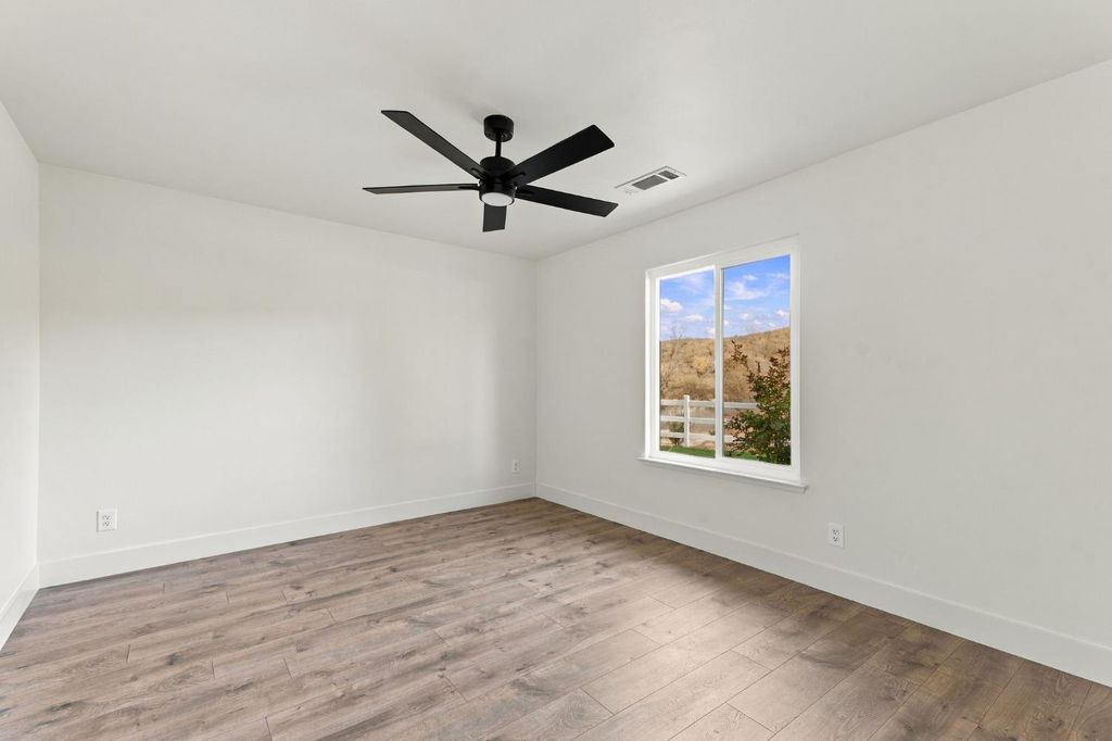 Image 28 of property listing at 26882 Road 400, Madera, CA 93636
