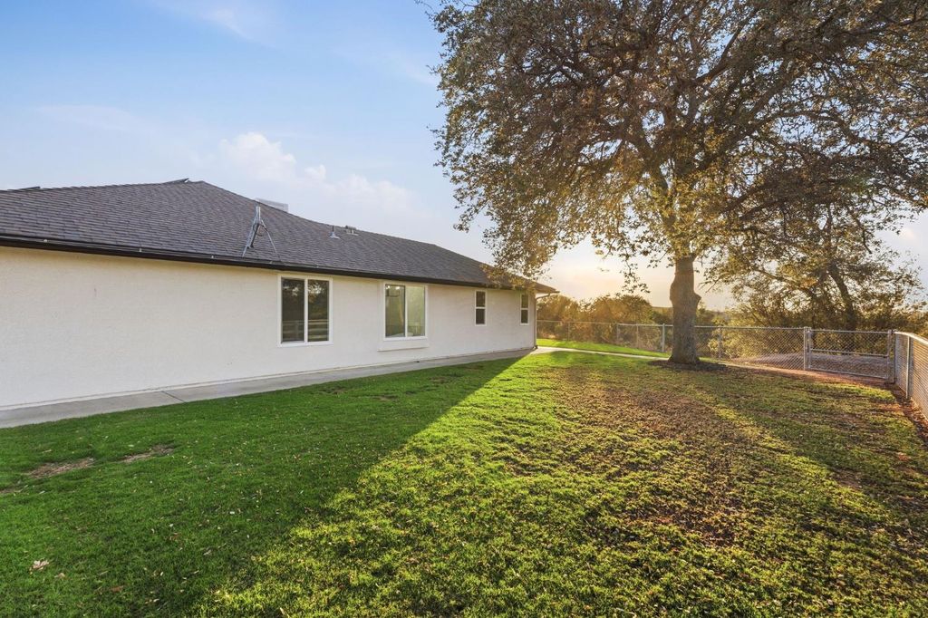 Image 33 of property listing at 26882 Road 400, Madera, CA 93636