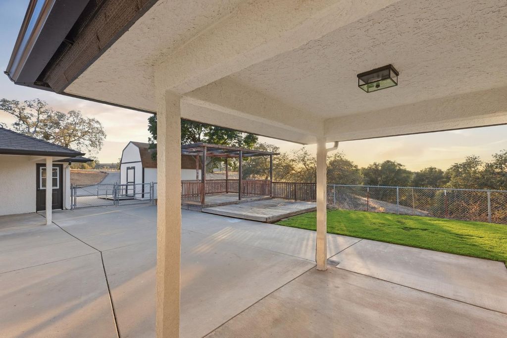 Image 36 of property listing at 26882 Road 400, Madera, CA 93636