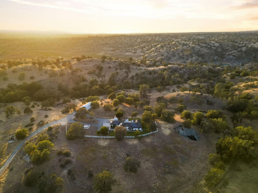Image 47 of property listing at 26882 Road 400, Madera, CA 93636