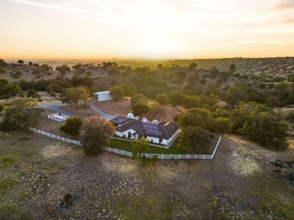 Image 52 of property listing at 26882 Road 400, Madera, CA 93636