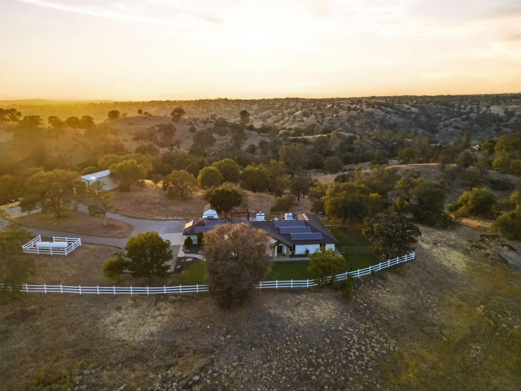 Image 53 of property listing at 26882 Road 400, Madera, CA 93636