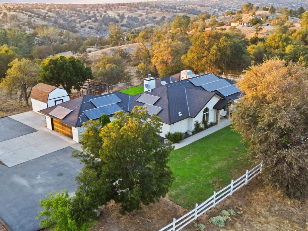 Image 58 of property listing at 26882 Road 400, Madera, CA 93636