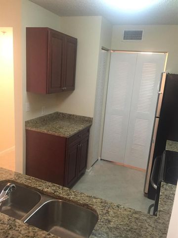 7912 SONOMA SPRINGS Circle 107, Lake Worth, FL 33463