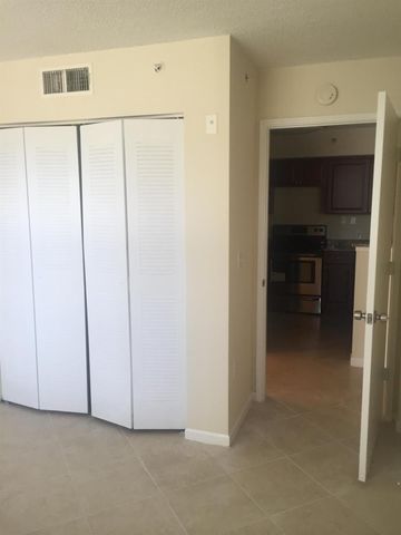 7912 SONOMA SPRINGS Circle 107, Lake Worth, FL 33463