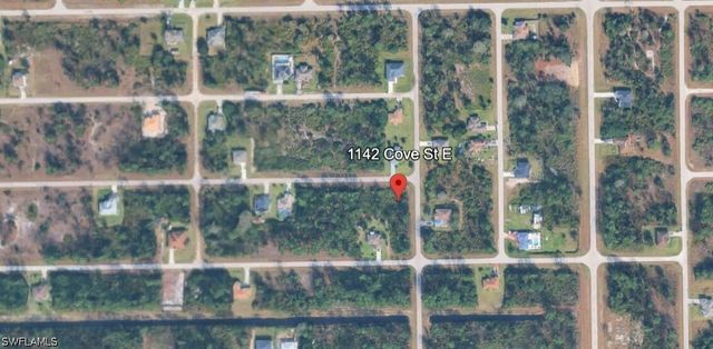 1142 Cove ST E, Lehigh Acres, FL 33974