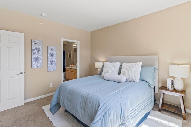 701 Gibson Dr #1222, Roseville, CA 95678