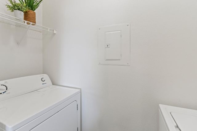 701 Gibson Dr #1222, Roseville, CA 95678