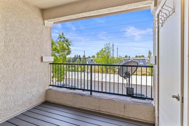 701 Gibson Dr #1222, Roseville, CA 95678