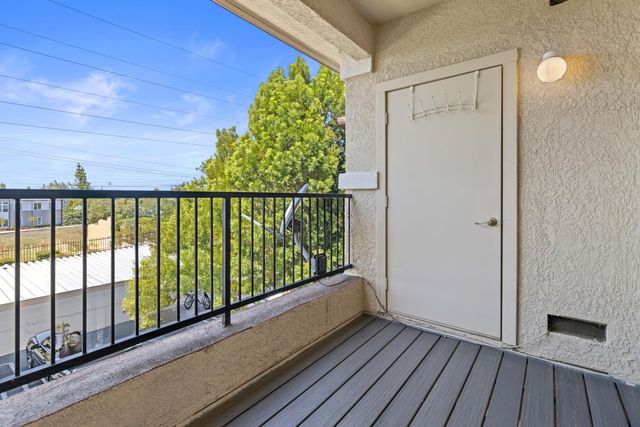 701 Gibson Dr #1222, Roseville, CA 95678