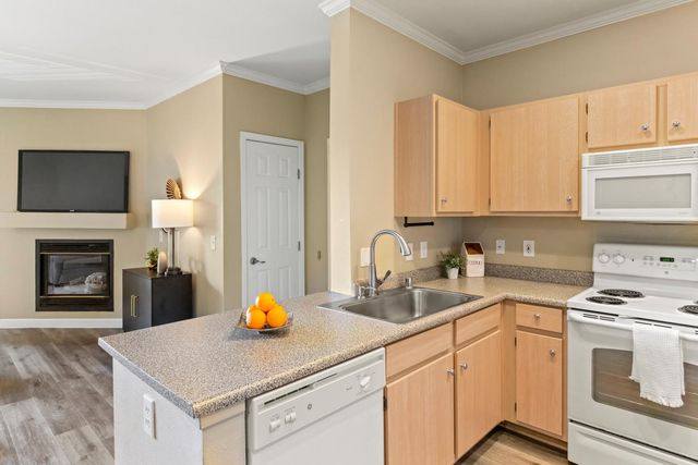 701 Gibson Dr #1222, Roseville, CA 95678