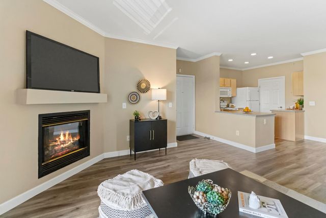 701 Gibson Dr #1222, Roseville, CA 95678