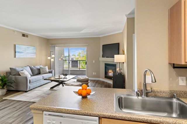 701 Gibson Dr #1222, Roseville, CA 95678