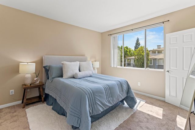 701 Gibson Dr #1222, Roseville, CA 95678