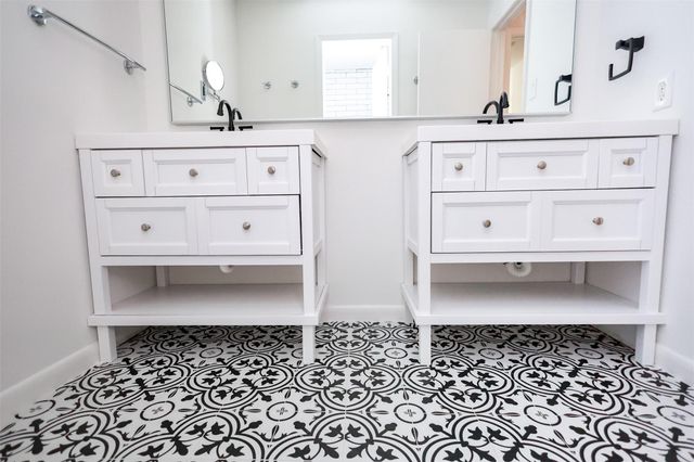 2302 W Settlers Way, The Woodlands, TX 77380