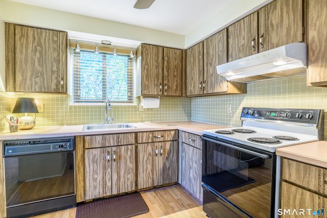 23 Happy Hollow Circle C, Stratford, CT 06614