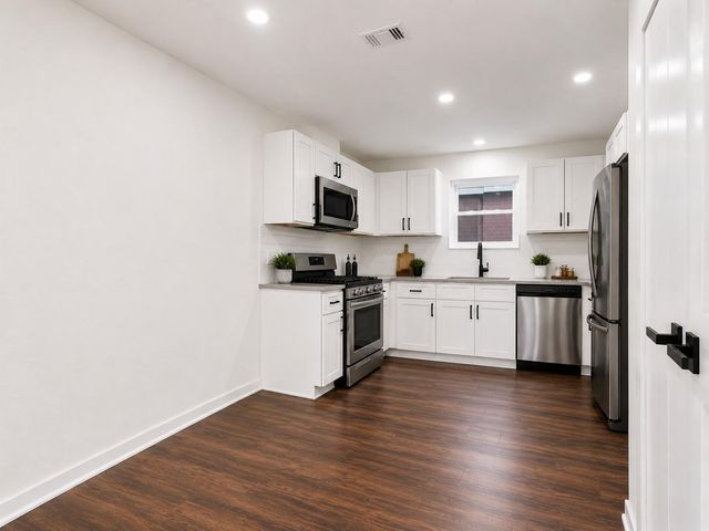 7531 Winterview Drive, Houston, TX 77489