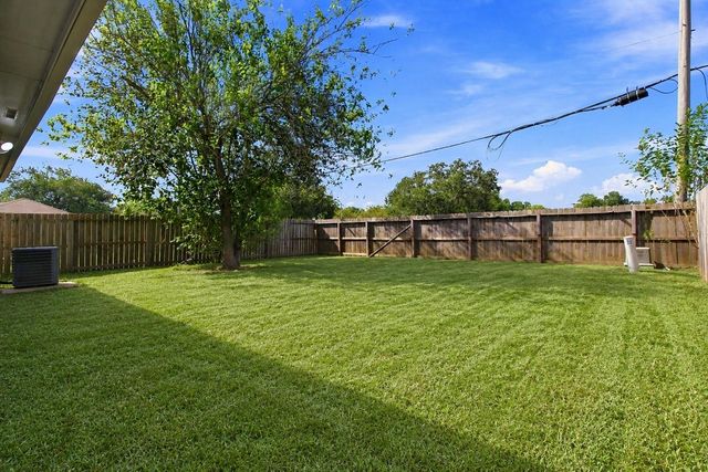 7531 Winterview Drive, Houston, TX 77489