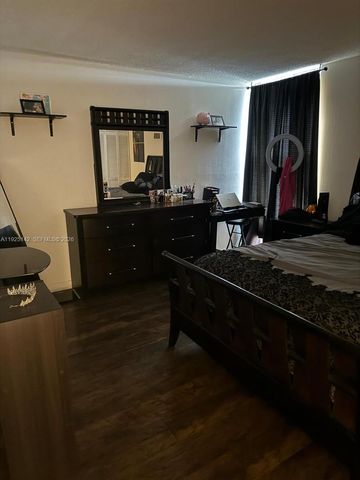 2020 NE 135th Street 609, North Miami, FL 33181