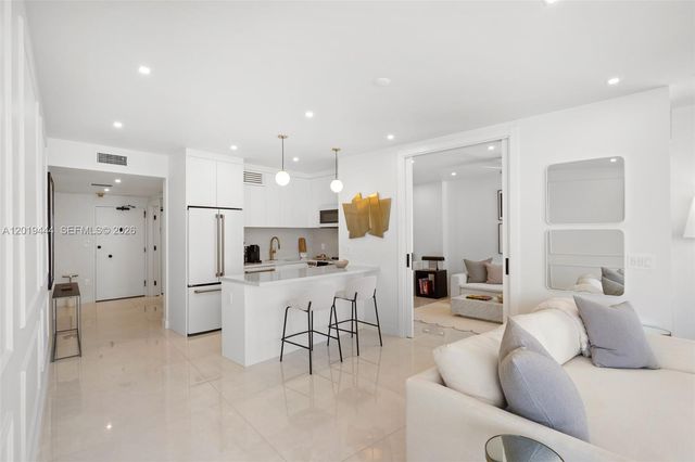 5255 Collins Ave 8F, Miami Beach, FL 33140
