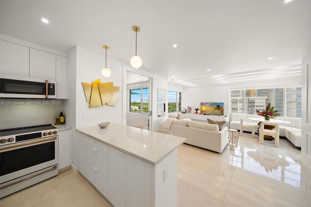5255 Collins Ave 8F, Miami Beach, FL 33140