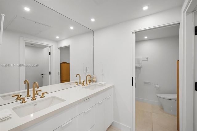 5255 Collins Ave 8F, Miami Beach, FL 33140