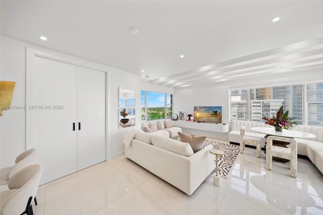 5255 Collins Ave 8F, Miami Beach, FL 33140