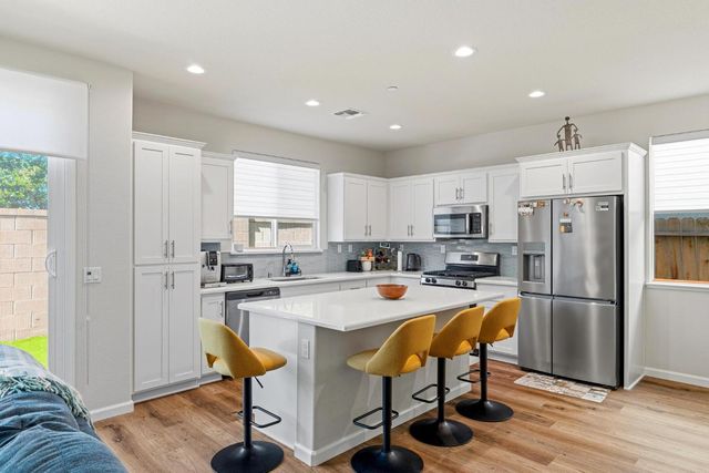 1337 Kinship Dr, Turlock, CA 95382