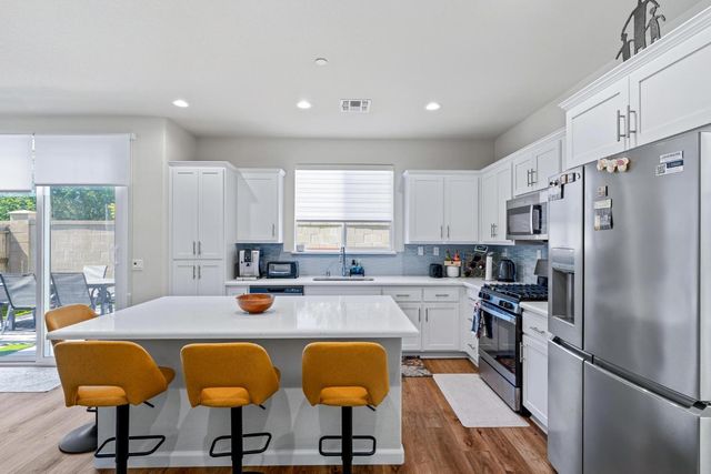 1337 Kinship Dr, Turlock, CA 95382