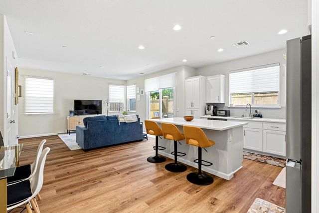 1337 Kinship Dr, Turlock, CA 95382