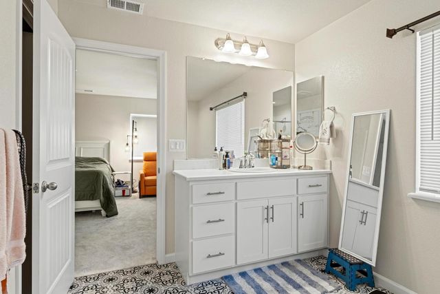 1337 Kinship Dr, Turlock, CA 95382
