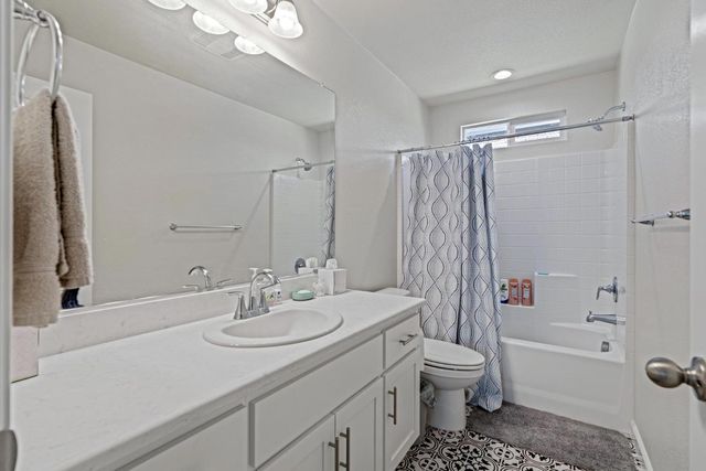 1337 Kinship Dr, Turlock, CA 95382