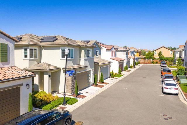 1337 Kinship Dr, Turlock, CA 95382