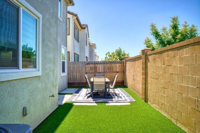 1337 Kinship Dr, Turlock, CA 95382