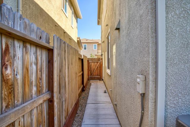 1337 Kinship Dr, Turlock, CA 95382