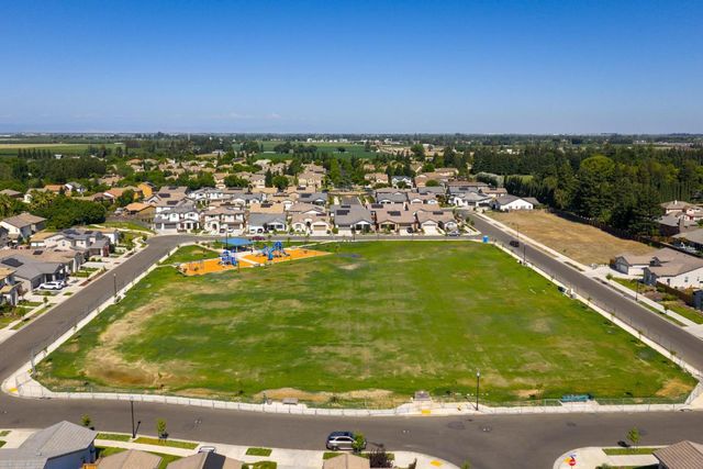 1337 Kinship Dr, Turlock, CA 95382